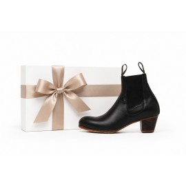 Gift Card Design Shoes for Man